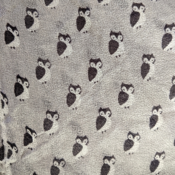 Grey owl scarf with tassels - Picture 2 of 2